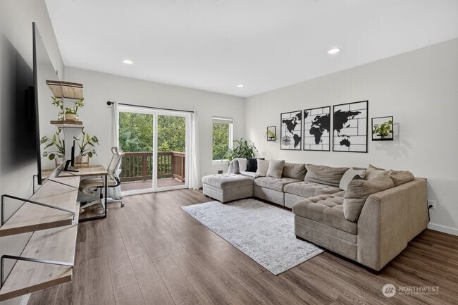 1906 130th Lane B Property Photo 8