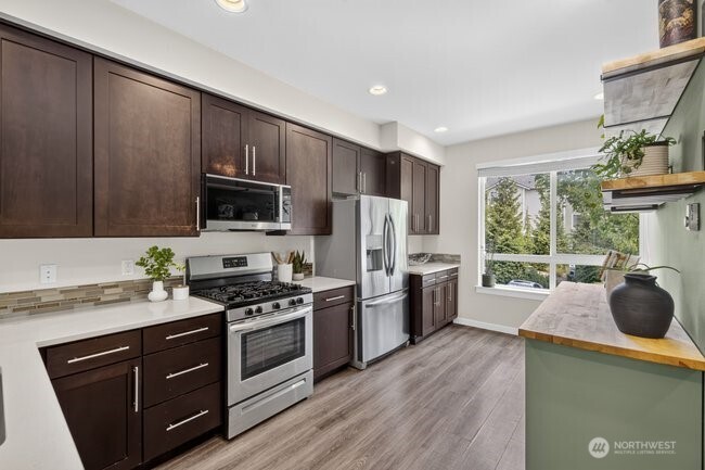 1906 130th Lane B Property Photo 14