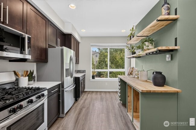 1906 130th Lane B Property Photo 15