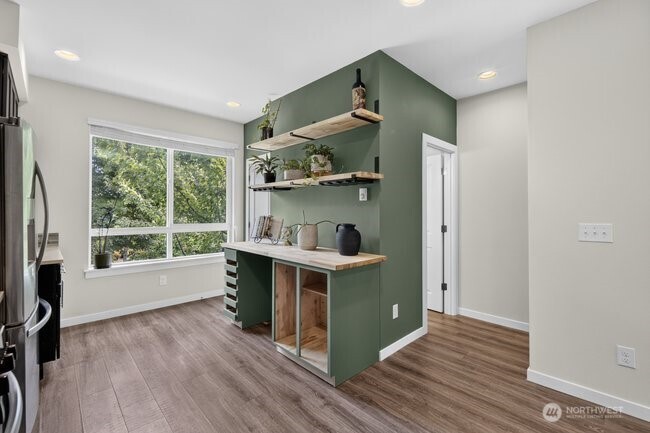 1906 130th Lane B Property Photo 16