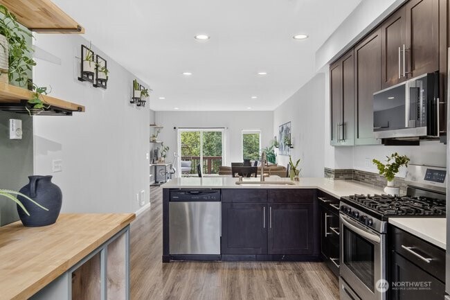 1906 130th Lane B Property Photo 20
