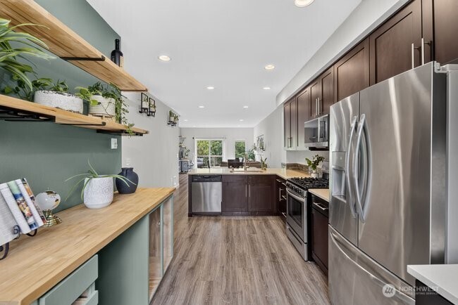 1906 130th Lane B Property Photo 21