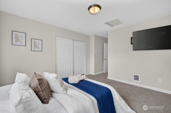 1906 130th Lane B Property Photo 32