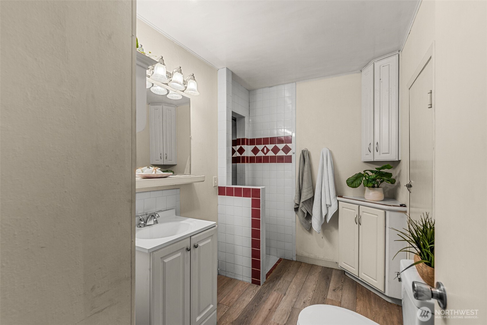 1225 Castlerock Avenue Property Photo 8