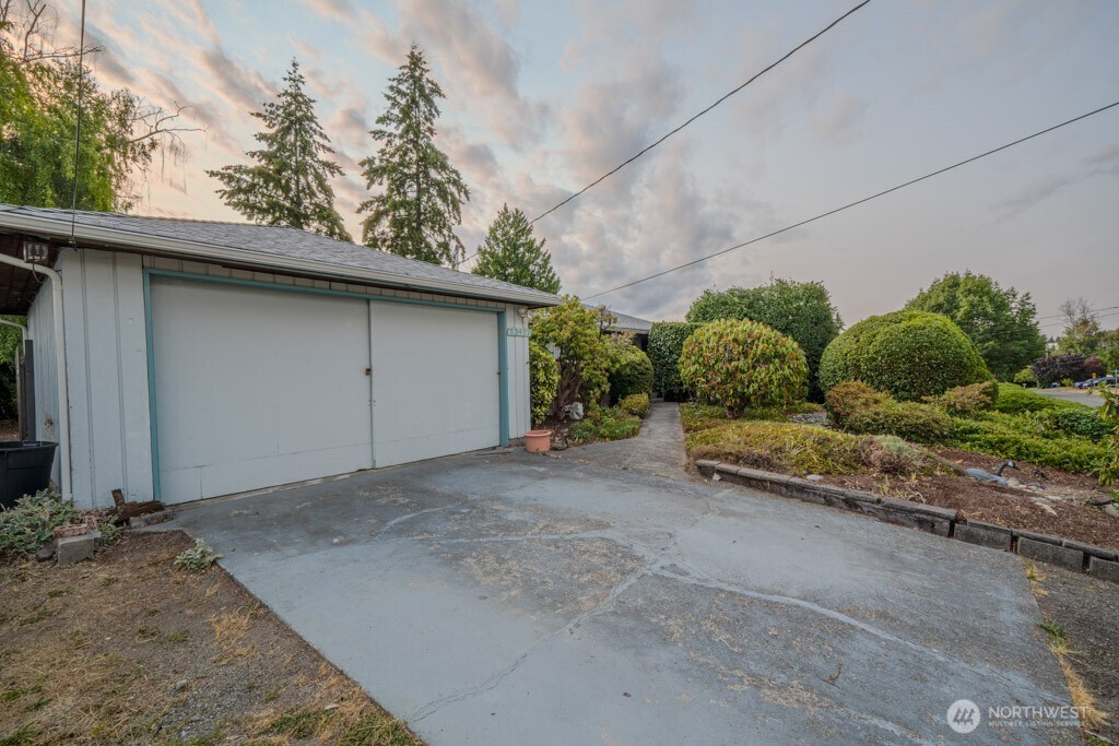 23427 28th Avenue Property Photo 2