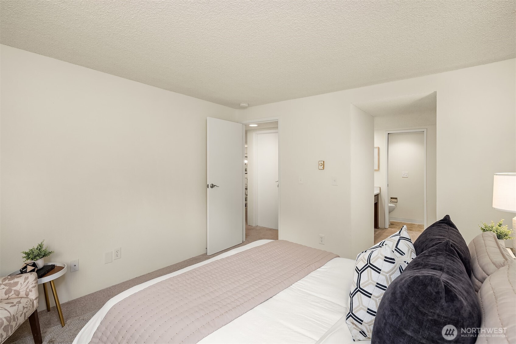 4727 W Lake Sammamish Parkway B206 Property Photo 5