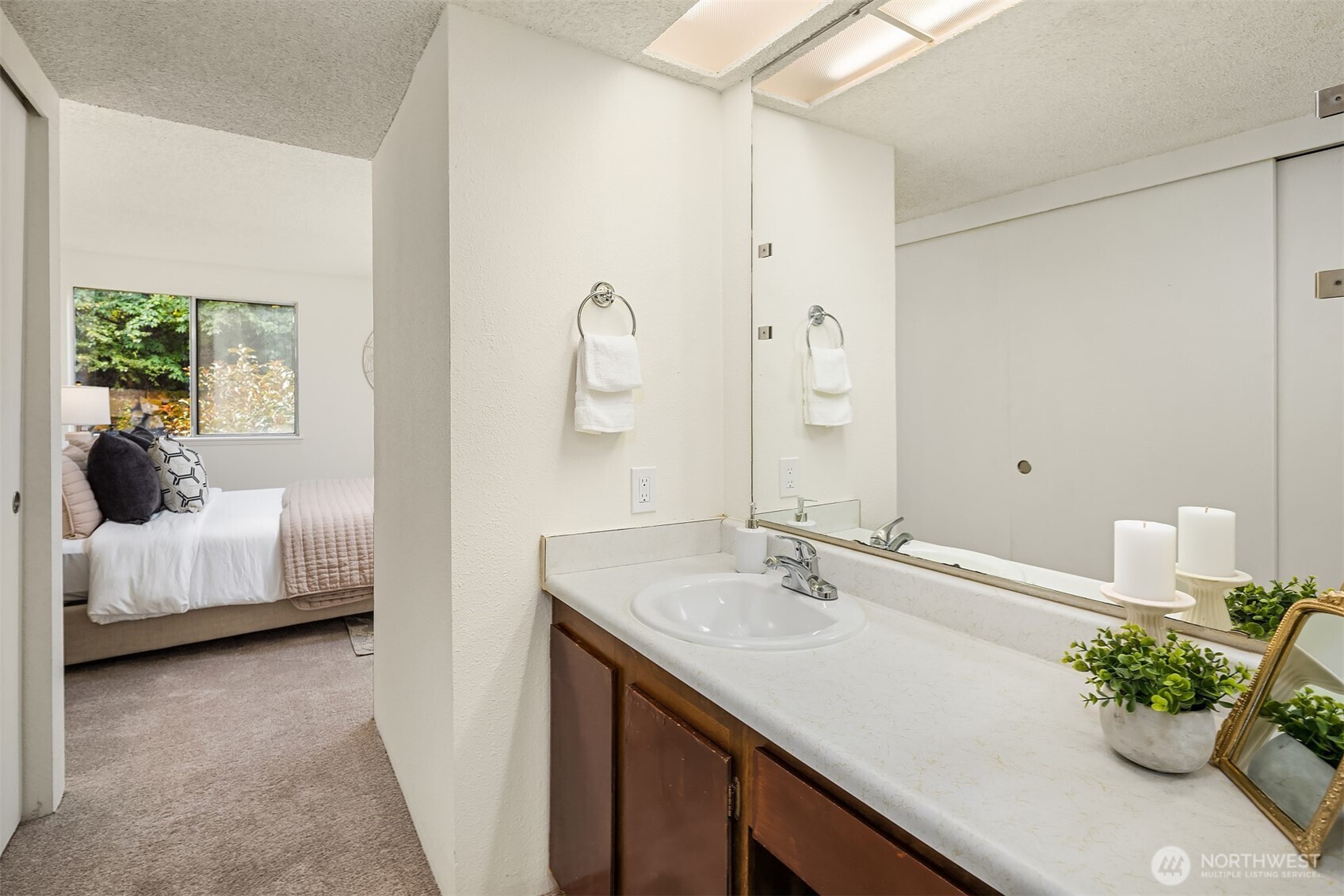 4727 W Lake Sammamish Parkway B206 Property Photo 7