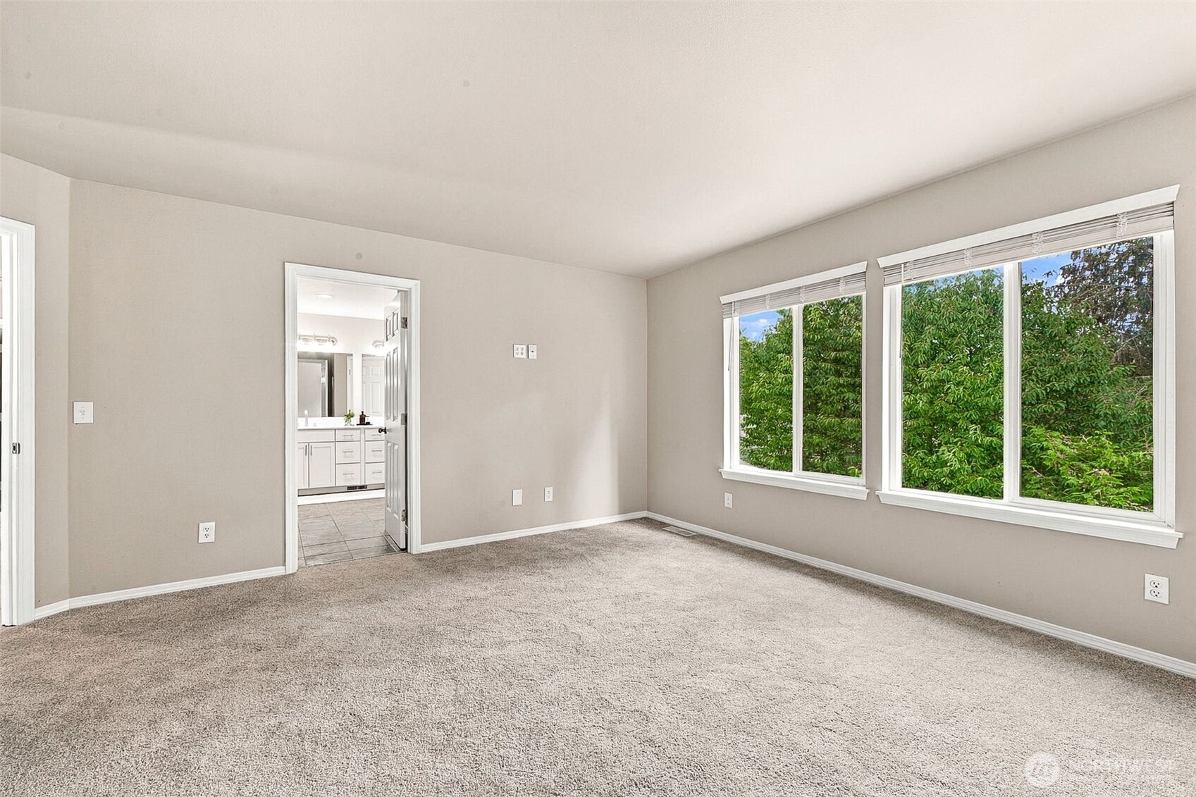 19500 6th Avenue Property Photo 16