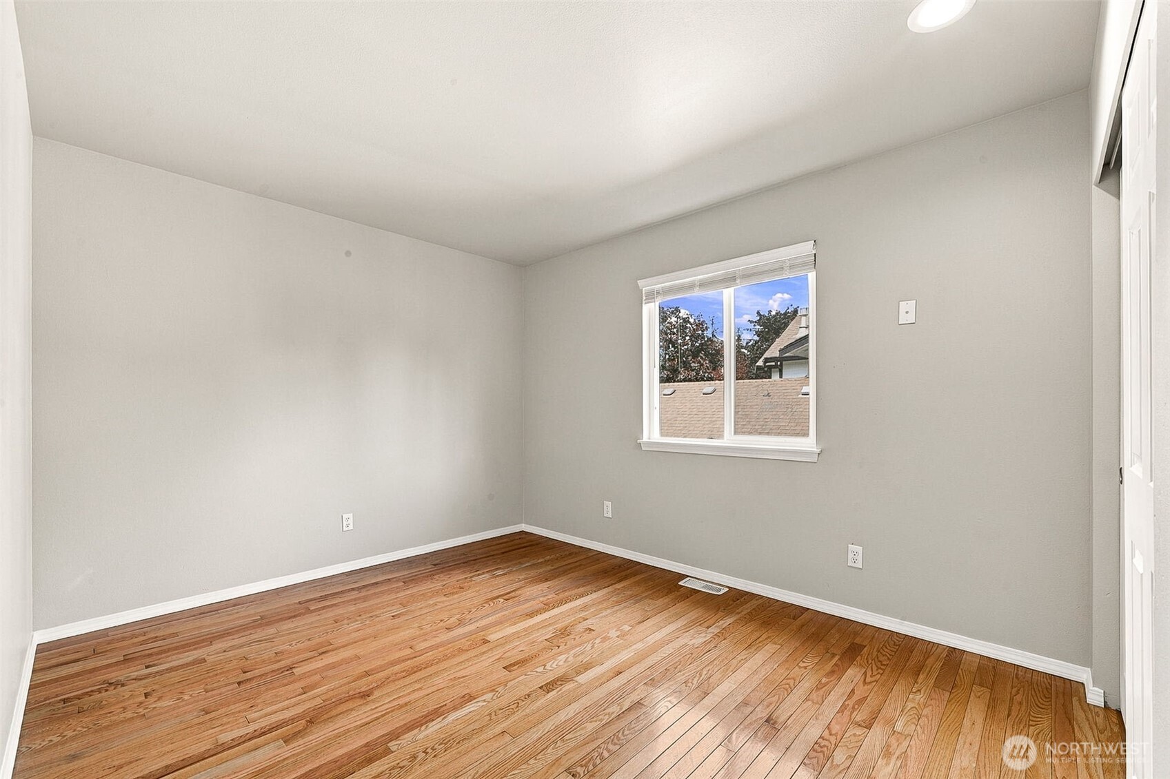 19500 6th Avenue Property Photo 21