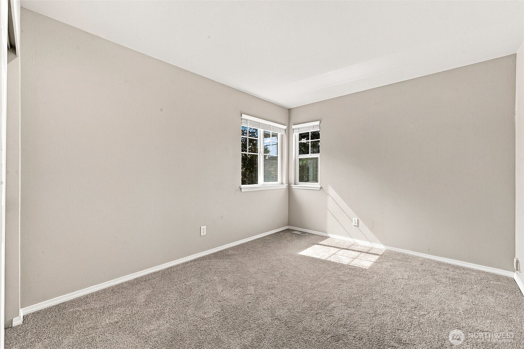 19500 6th Avenue Property Photo 22