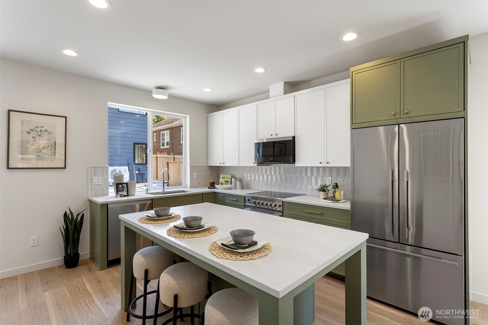 8037 Wallingford Avenue C Property Photo 6