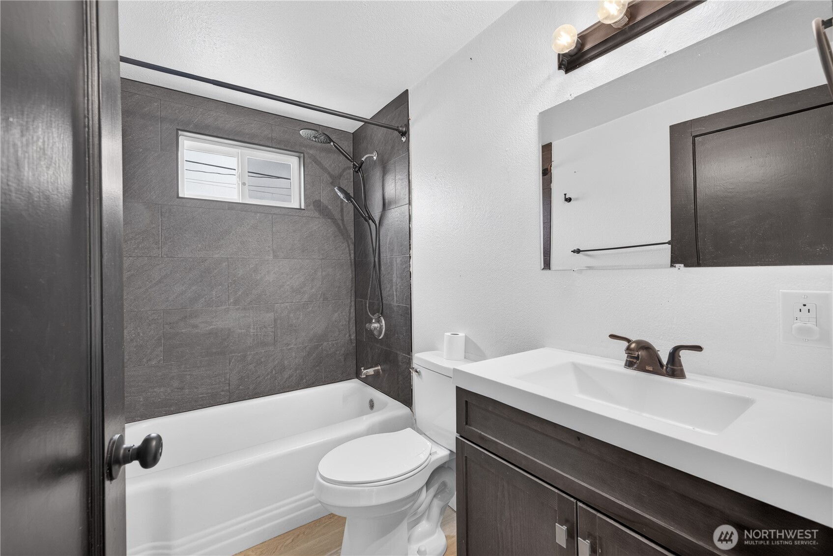 11 Ivy Street Property Photo 23