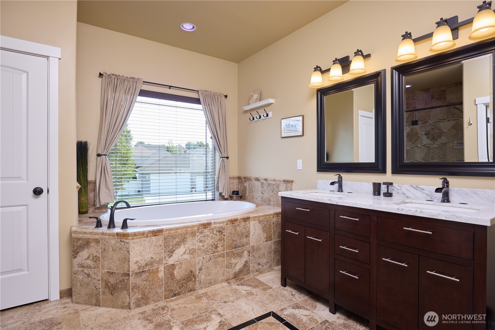 404 Coyote Ridge Dr Property Photo 16