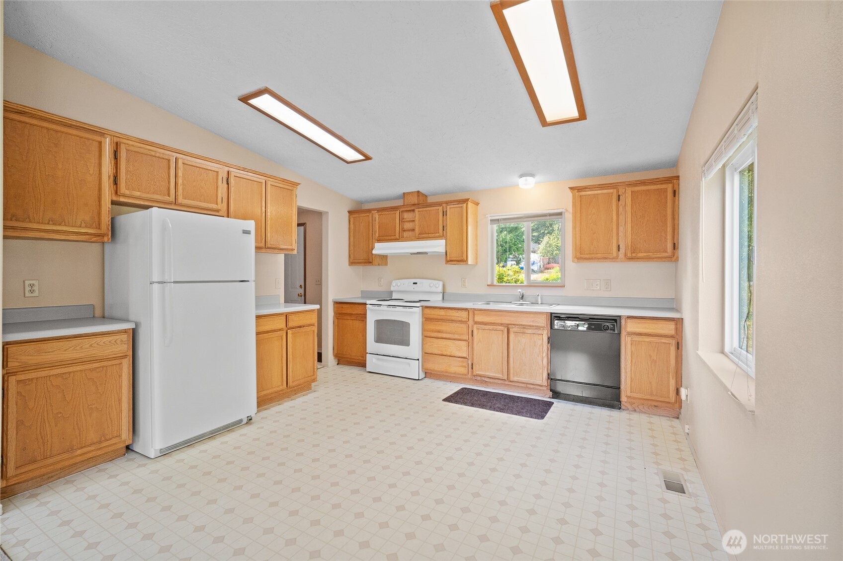3735 Cyprus Way Property Photo 16