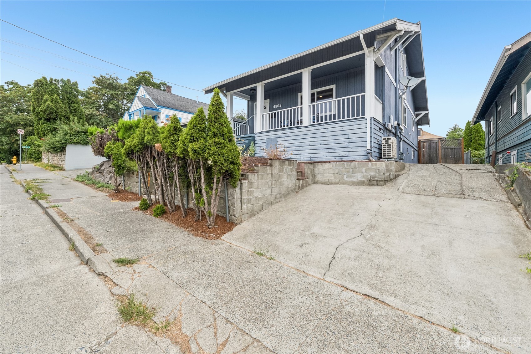 4808 S Othello Street Property Photo 2