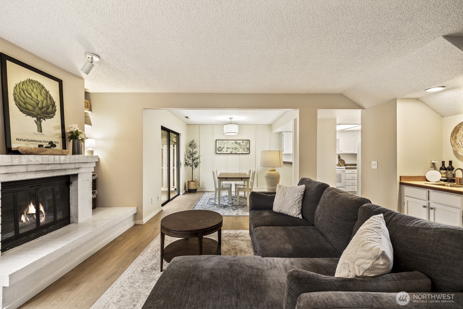 16014 Village Green Drive C Property Photo 4