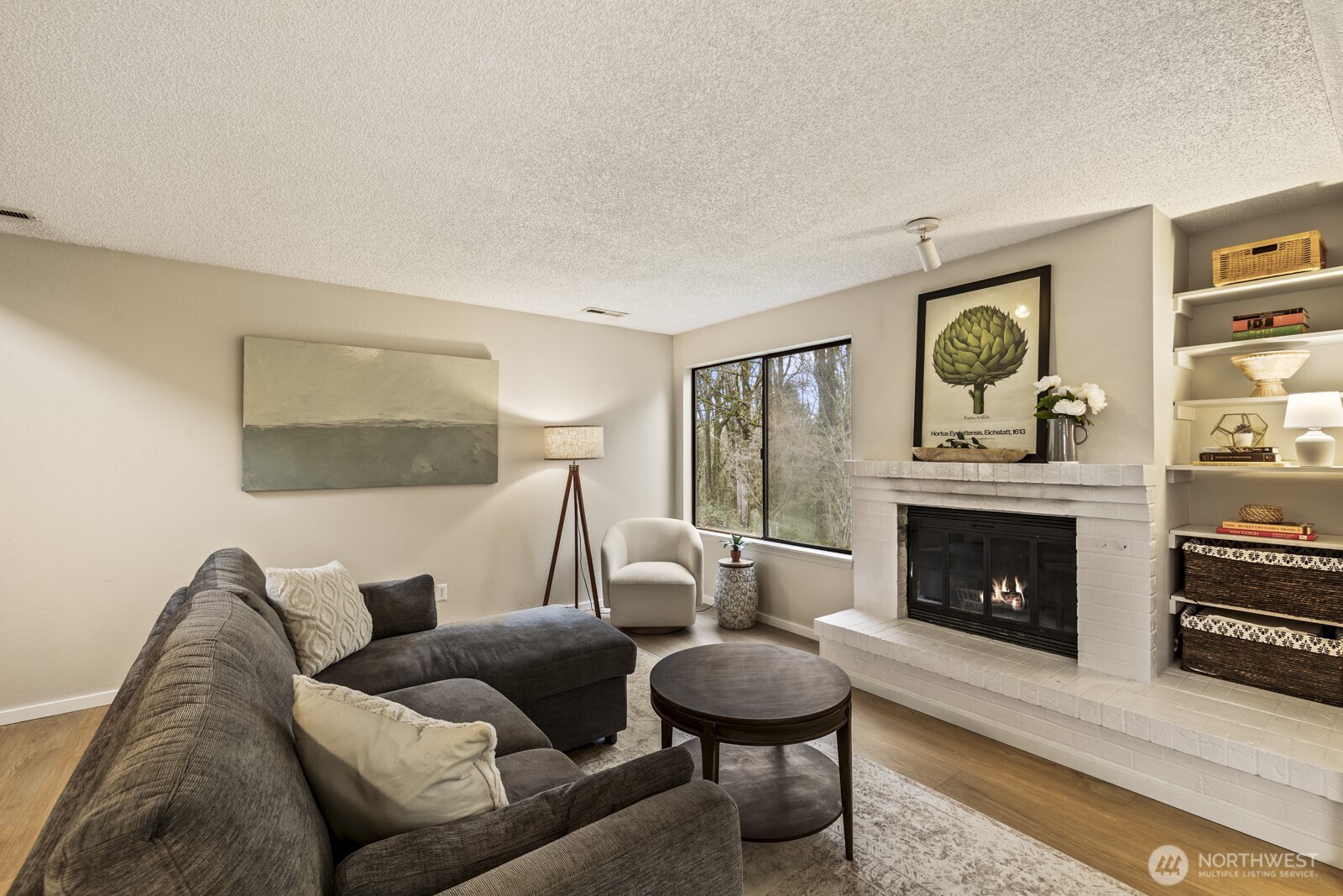 16014 Village Green Drive C Property Photo 5