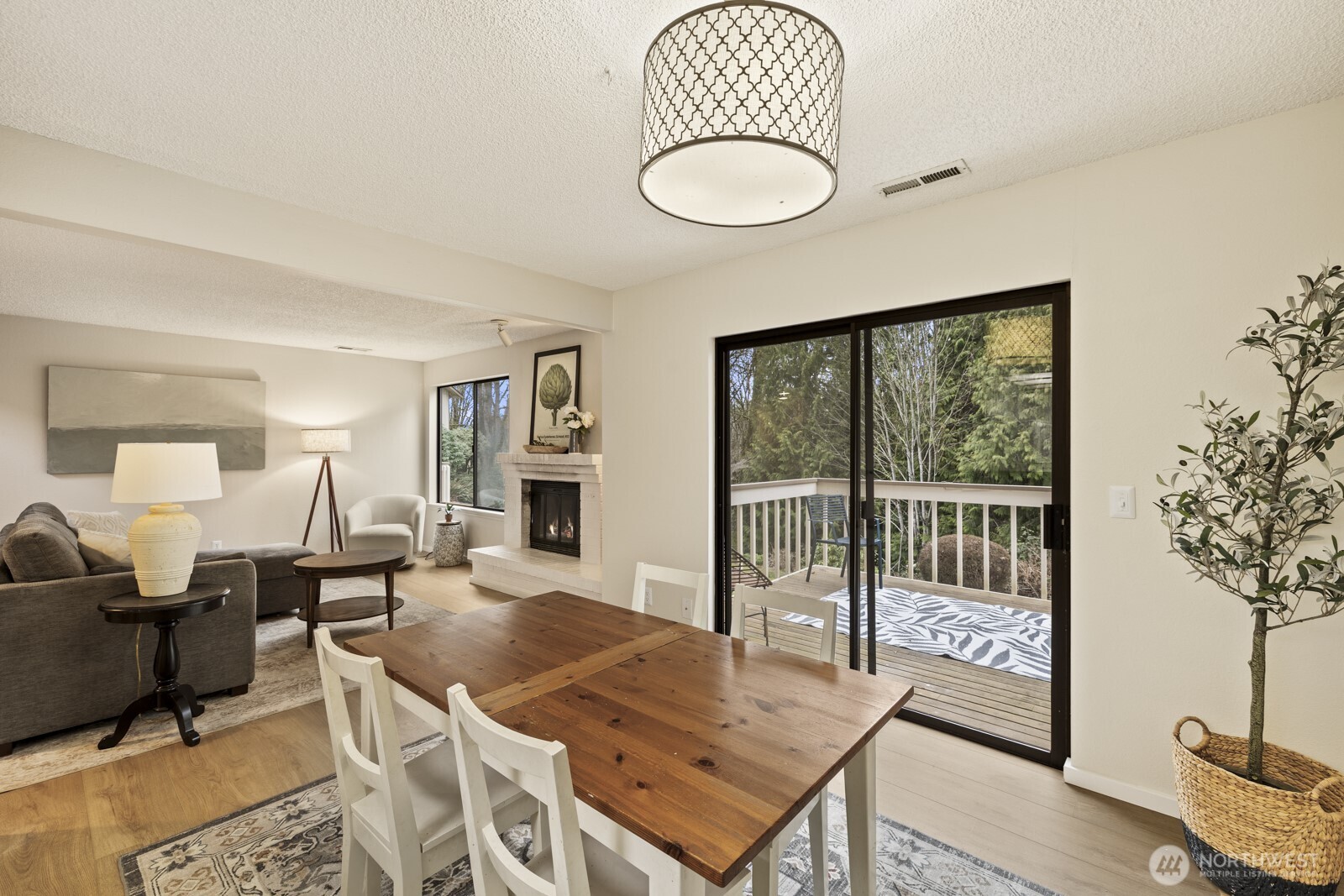 16014 Village Green Drive C Property Photo 6