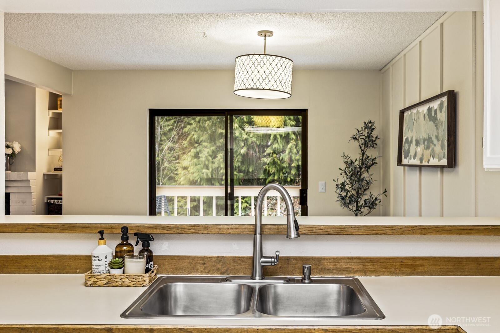 16014 Village Green Drive C Property Photo 10