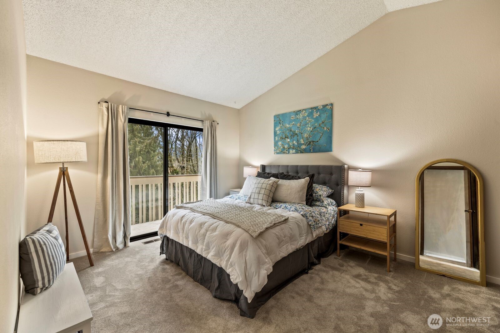 16014 Village Green Drive C Property Photo 11