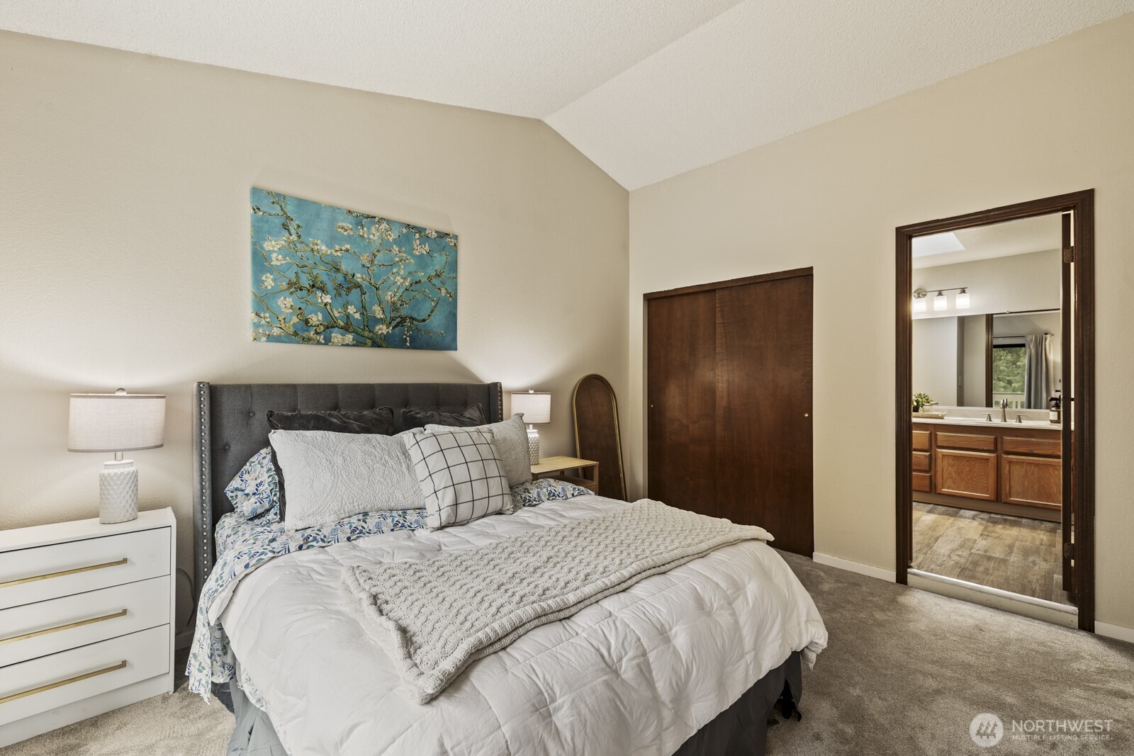16014 Village Green Drive C Property Photo 12