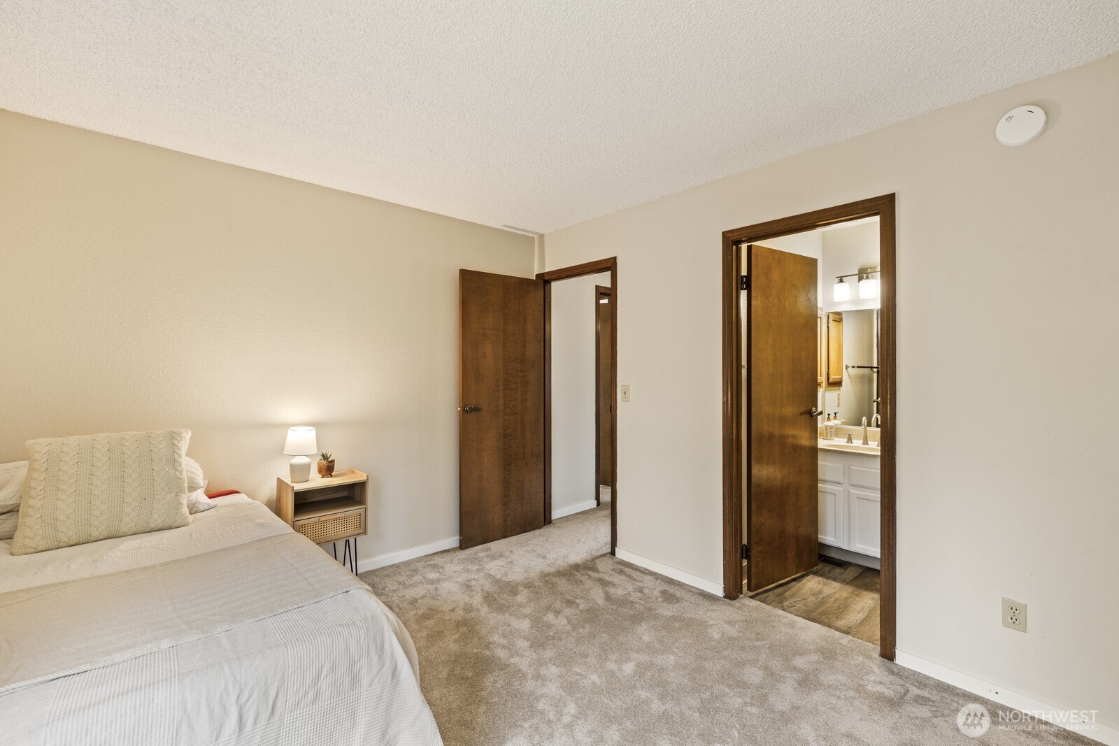16014 Village Green Drive C Property Photo 17