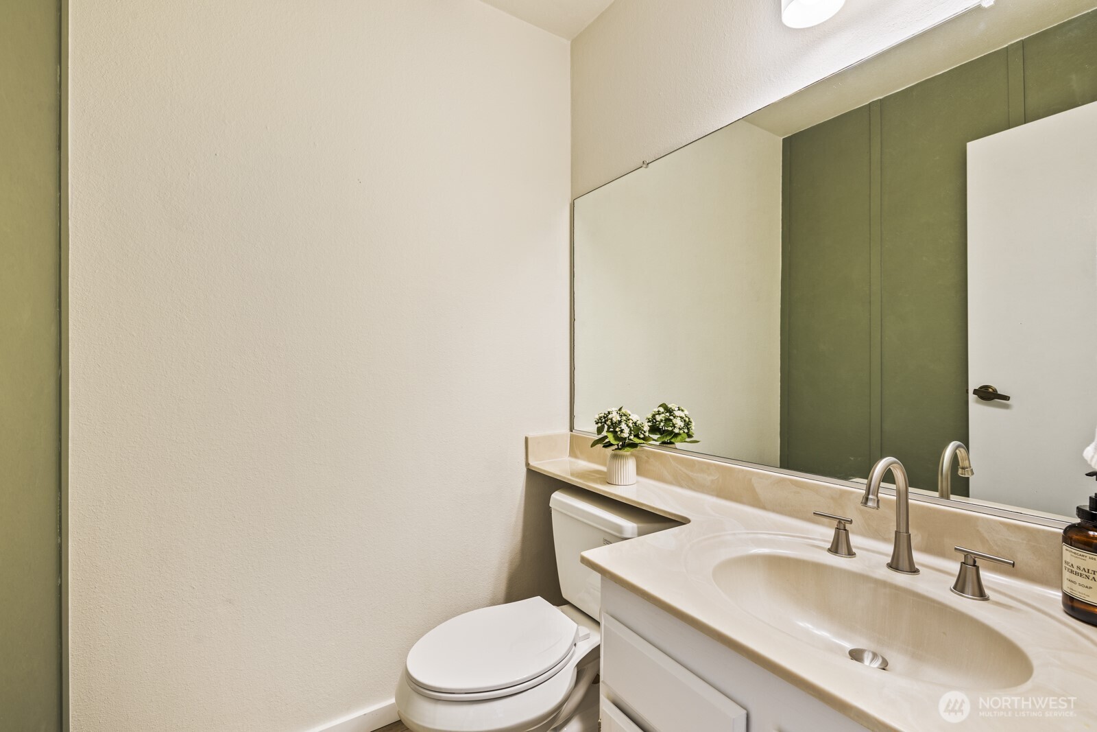 16014 Village Green Drive C Property Photo 19