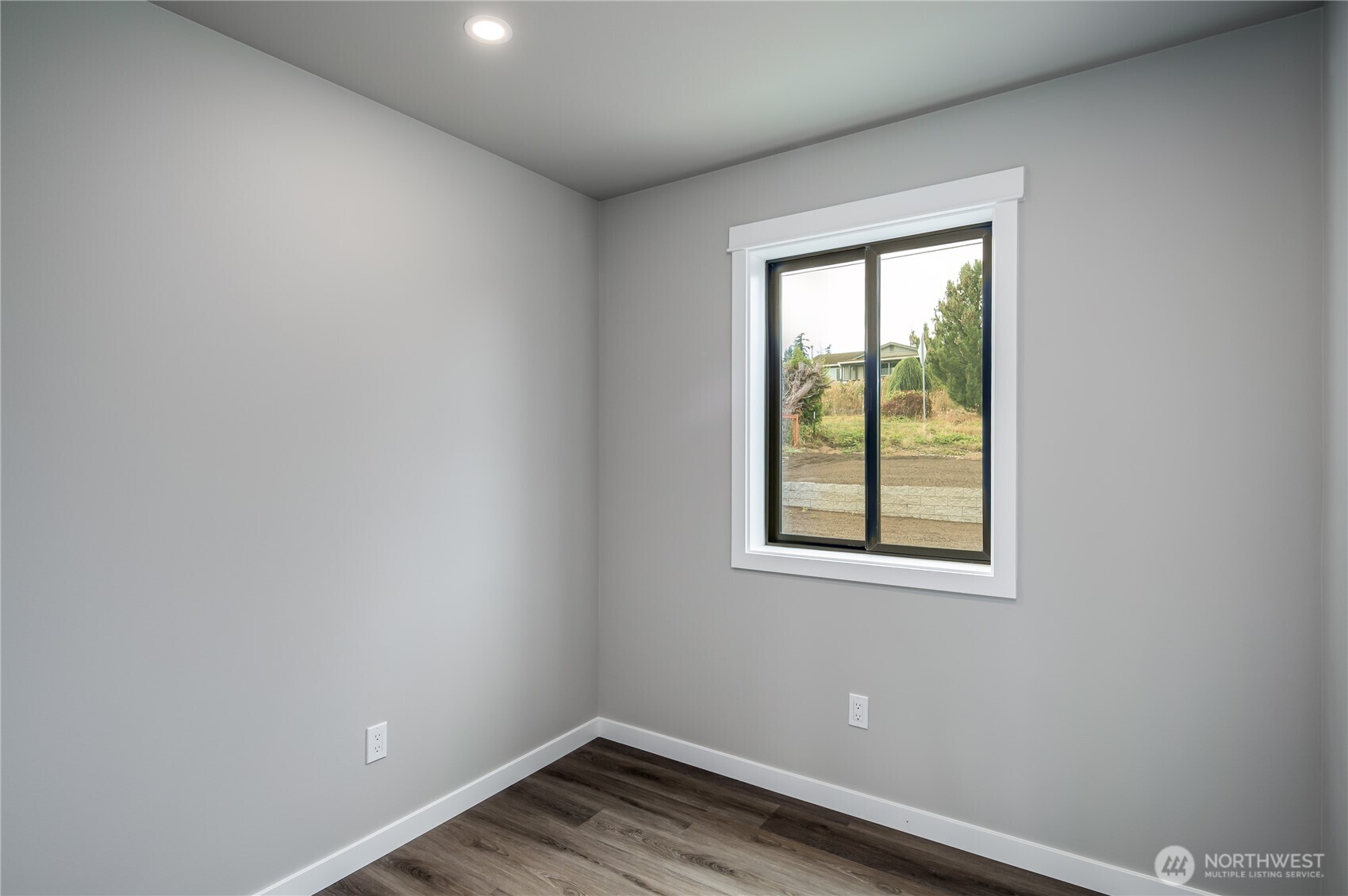 1890 Cascade View Drive Property Photo 16