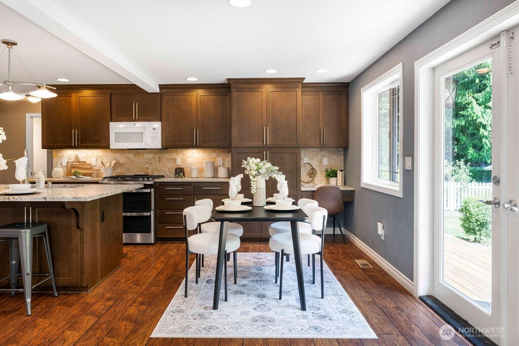 13107 58th Drive Property Photo 6