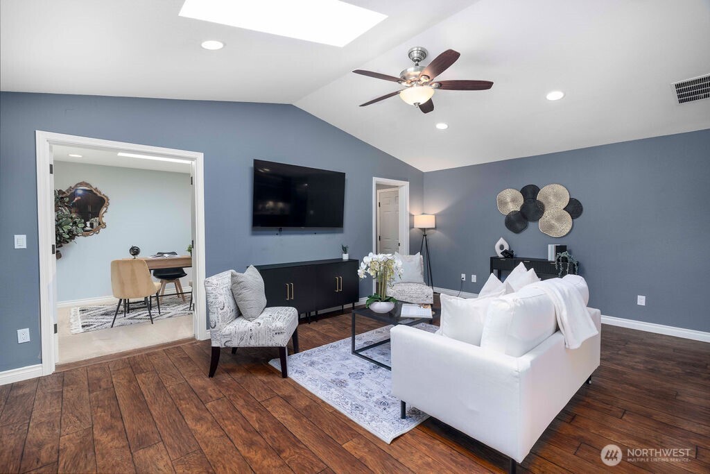 13107 58th Drive Property Photo 7