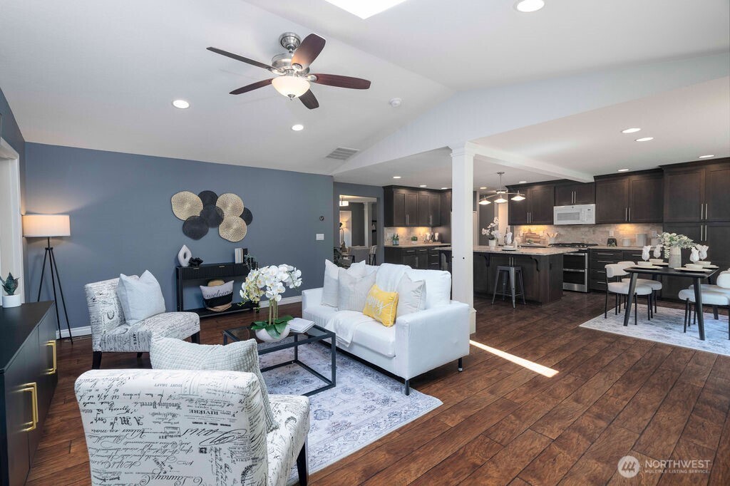 13107 58th Drive Property Photo 8