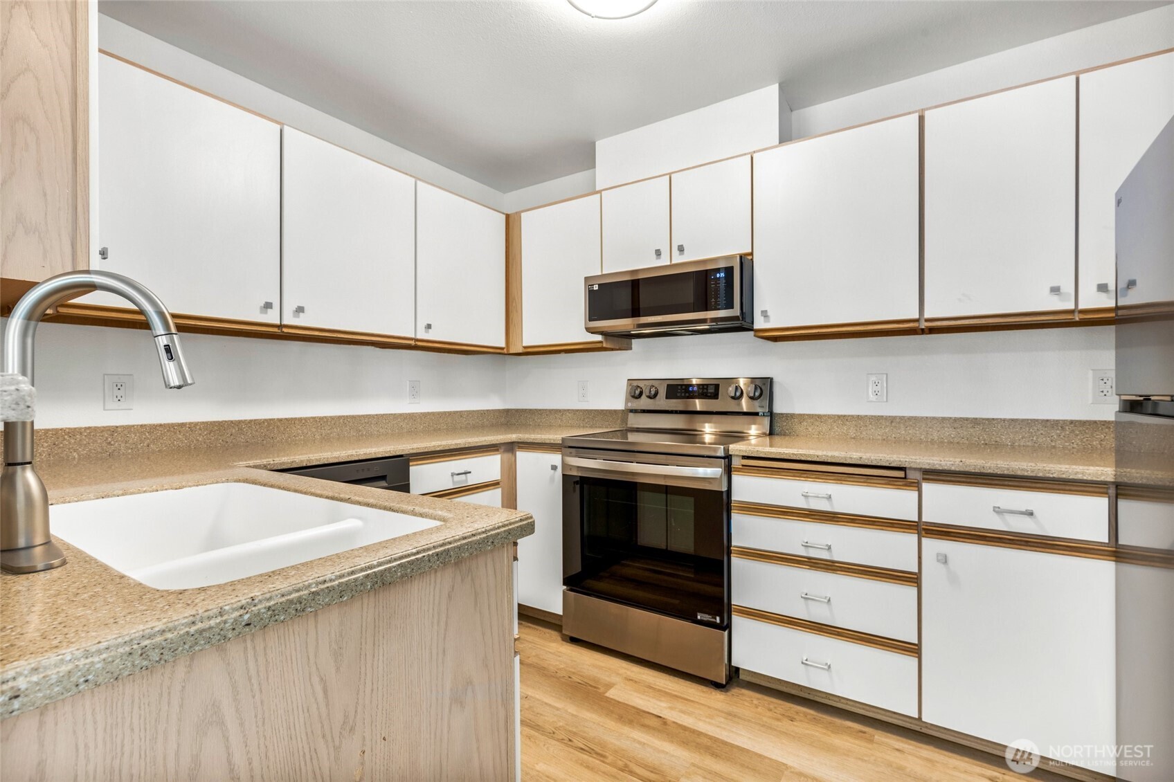 9210 Market Place B101 Property Photo 12