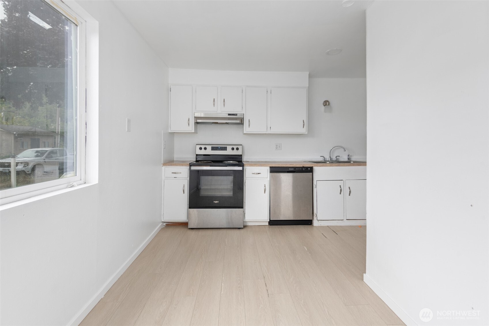 2821 Simpson Avenue Property Photo 4