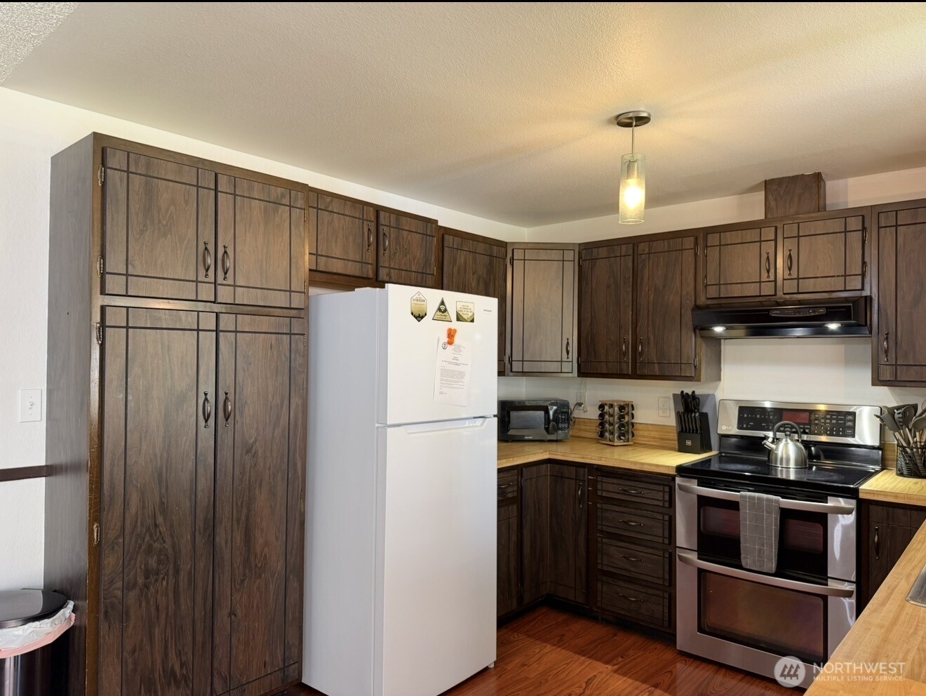 930 Robin Hood Loop Property Photo 7
