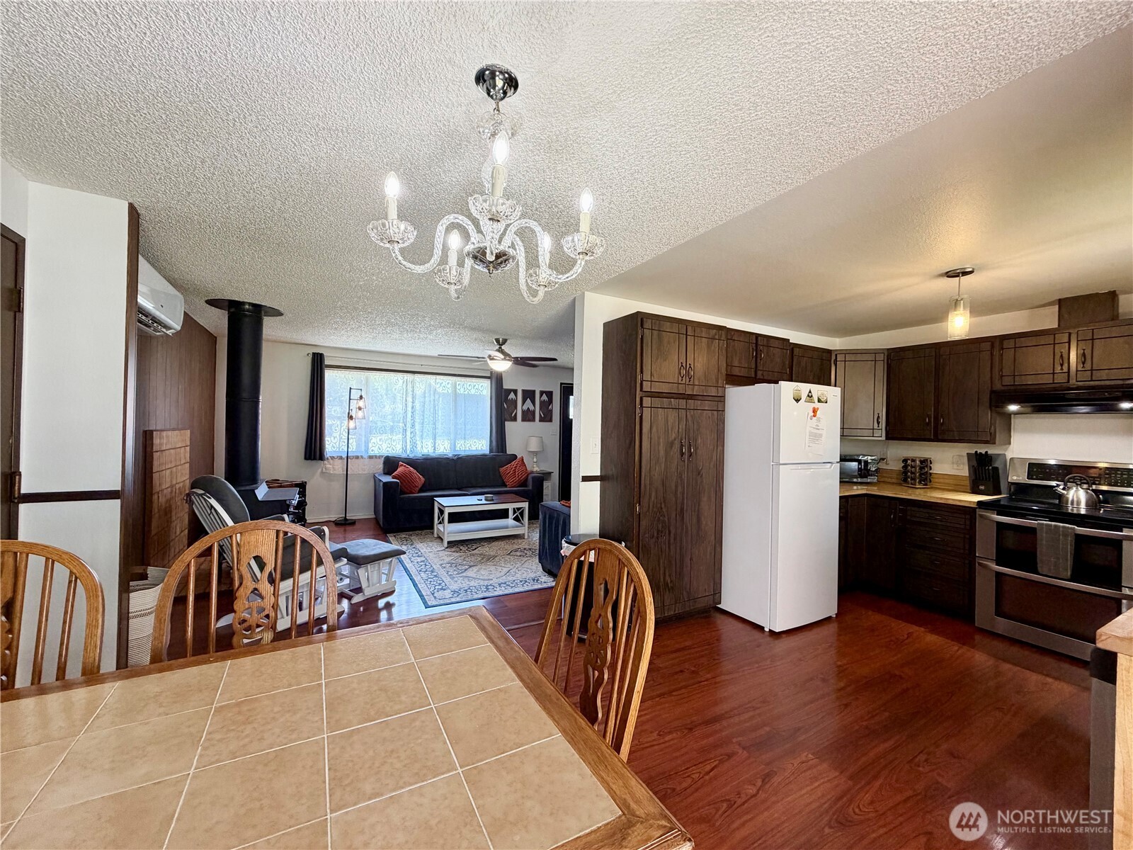 930 Robin Hood Loop Property Photo 8