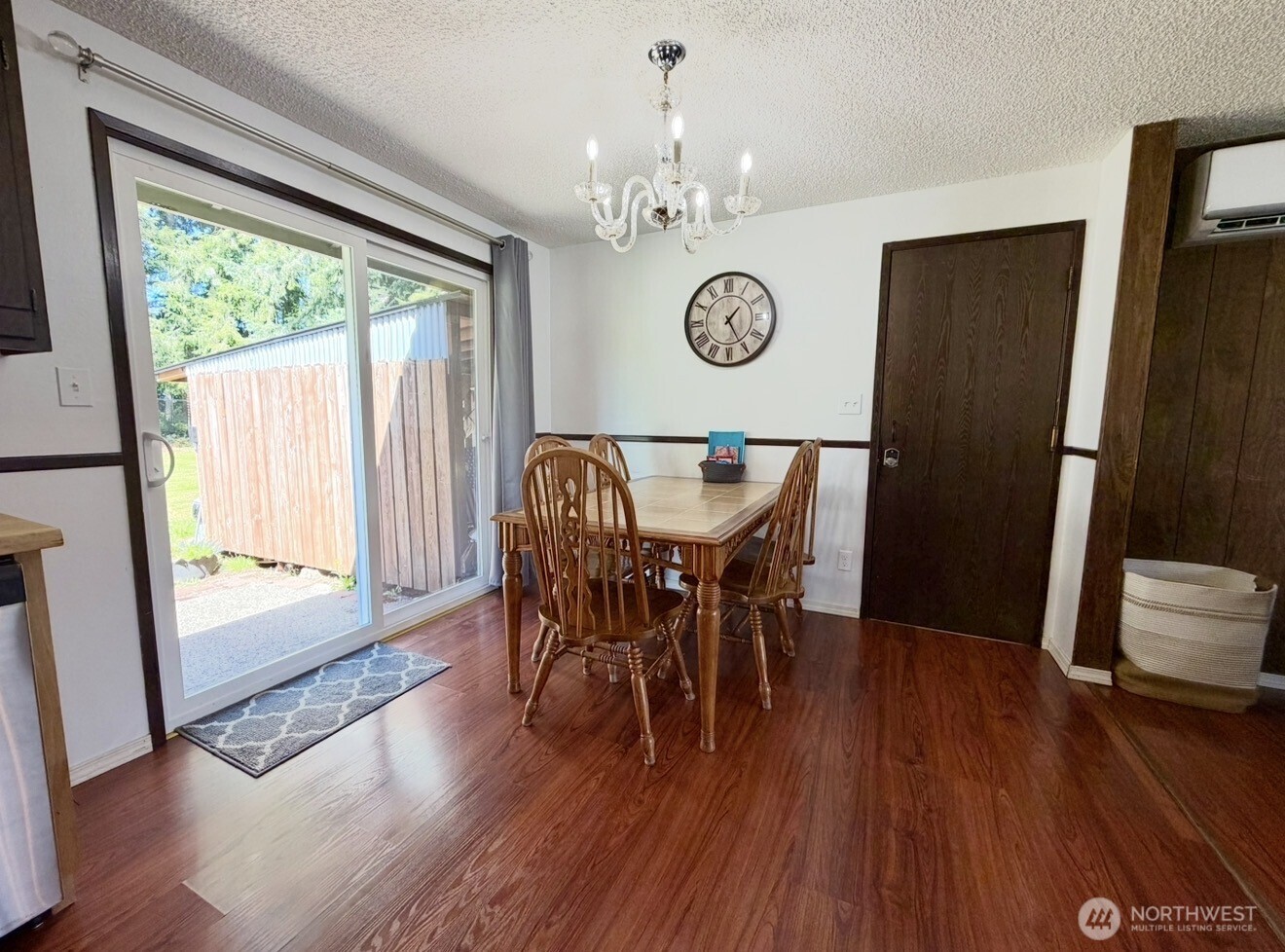 930 Robin Hood Loop Property Photo 9