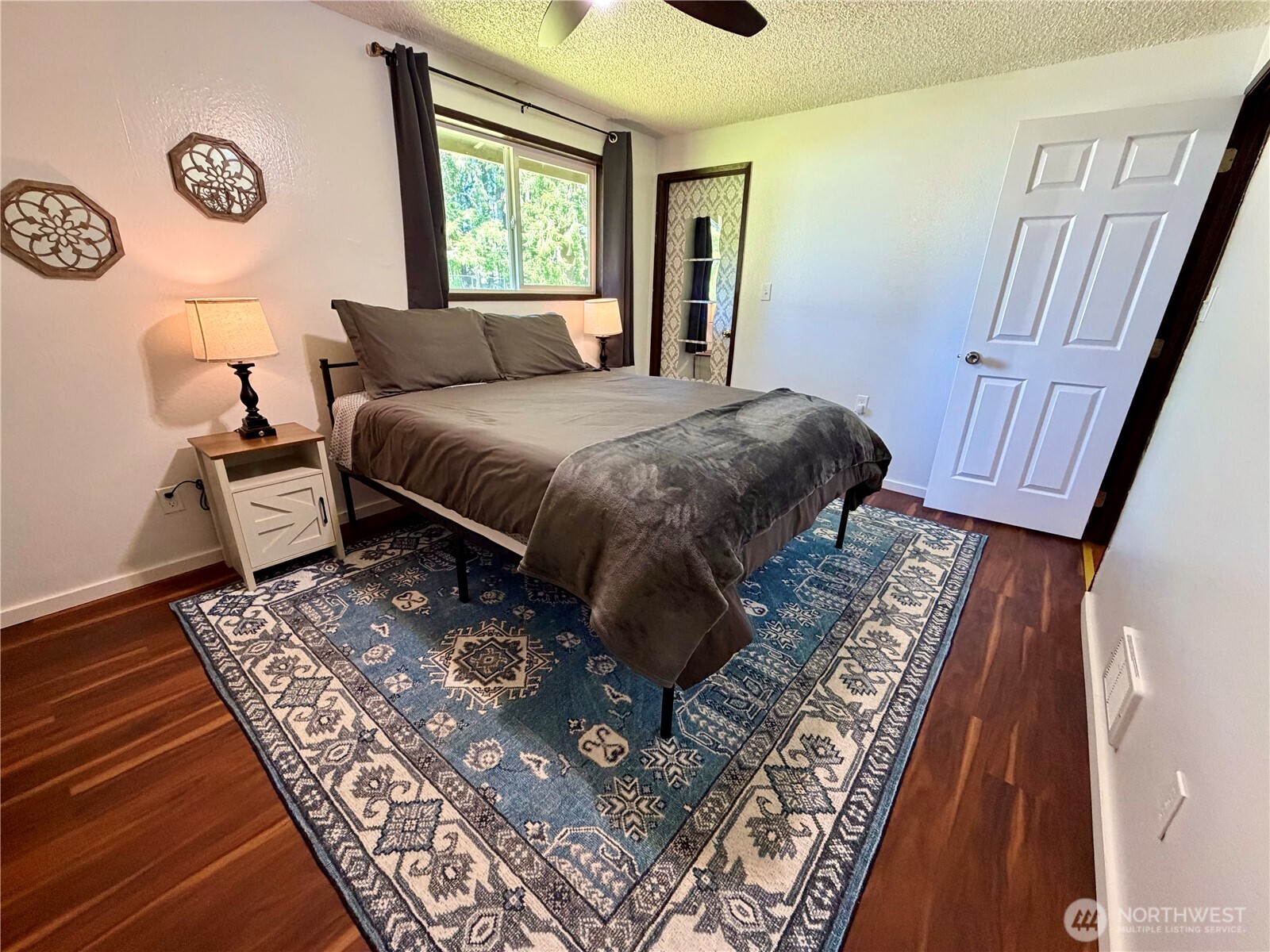 930 Robin Hood Loop Property Photo 12