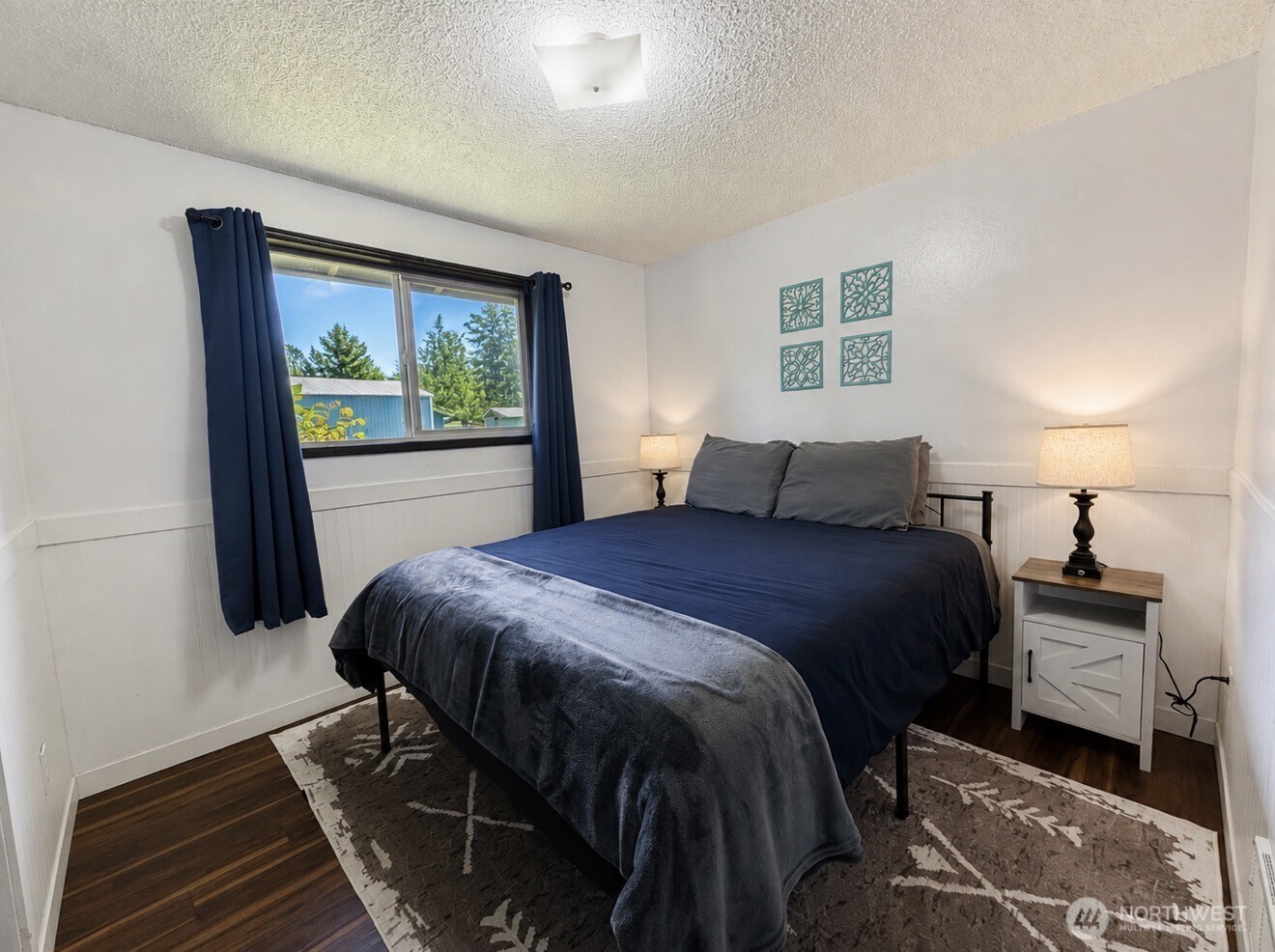 930 Robin Hood Loop Property Photo 13