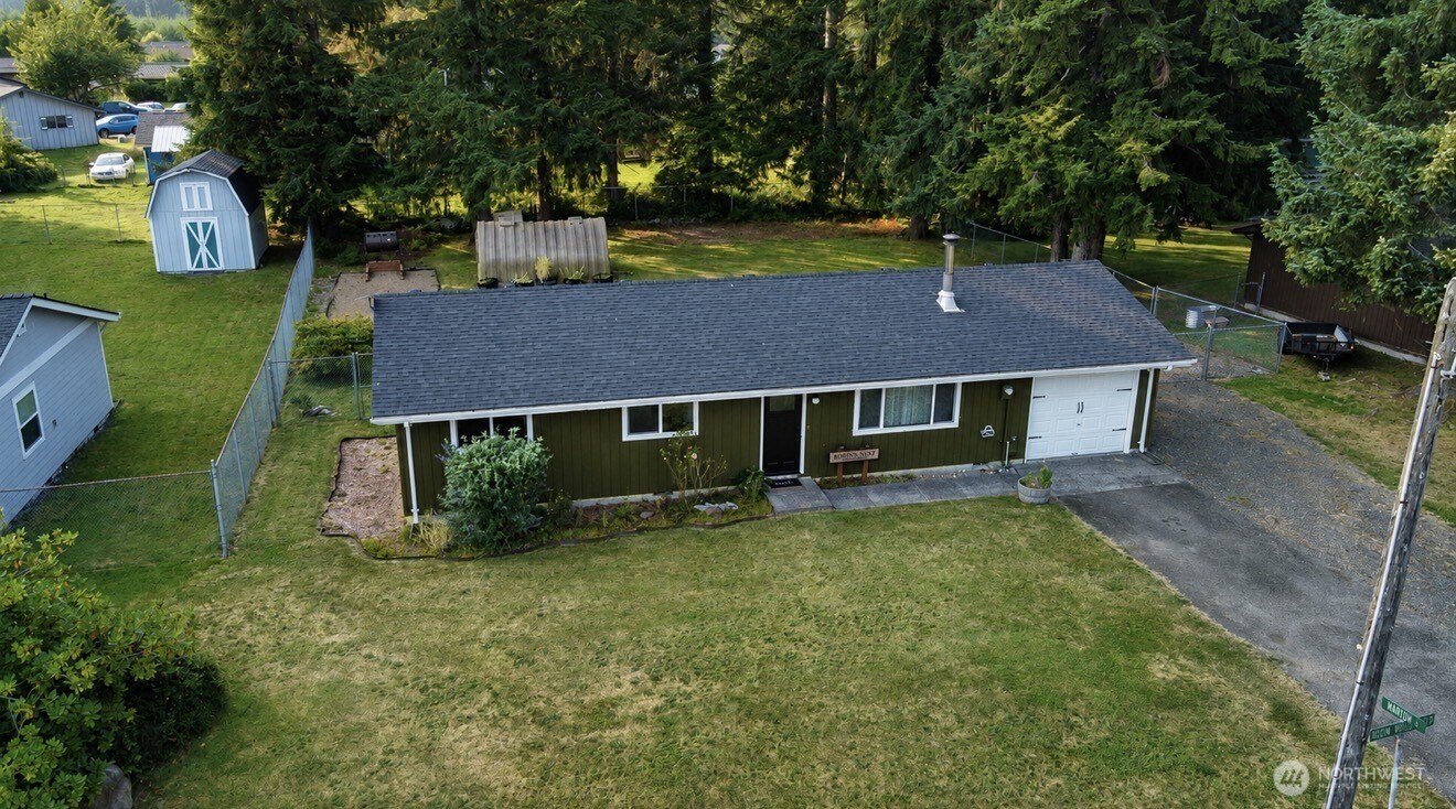 930 Robin Hood Loop Property Photo 18