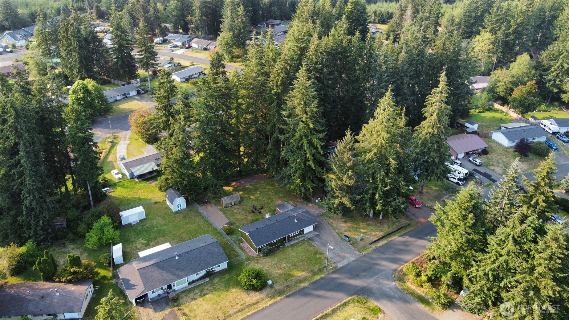 930 Robin Hood Loop Property Photo 19