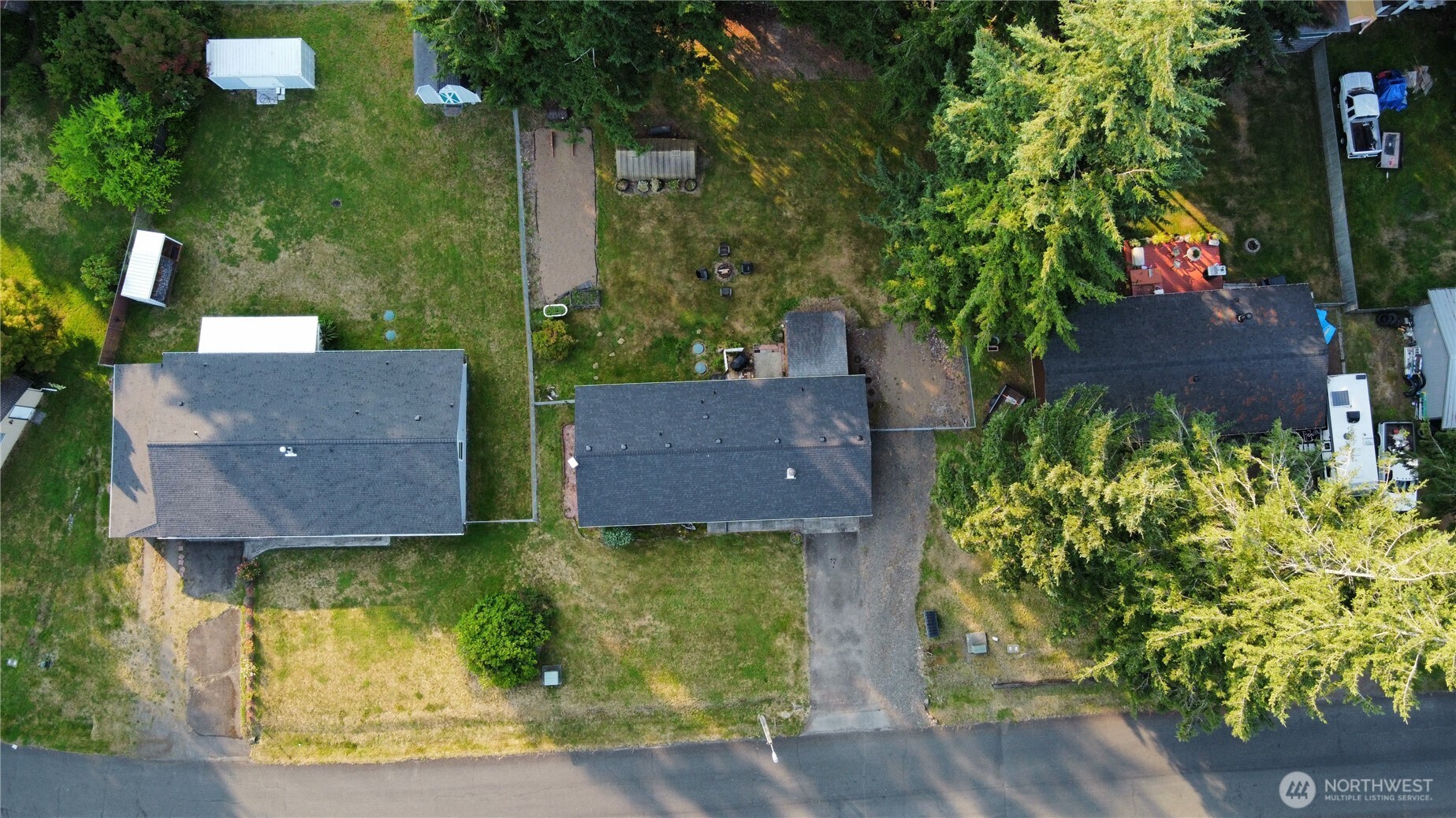 930 Robin Hood Loop Property Photo 20