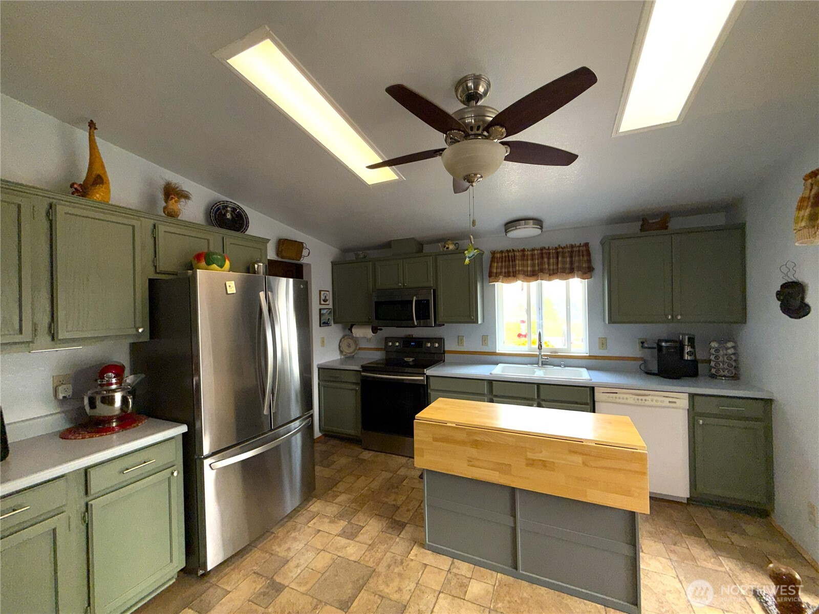 13 Cloudia Lane Property Photo 3