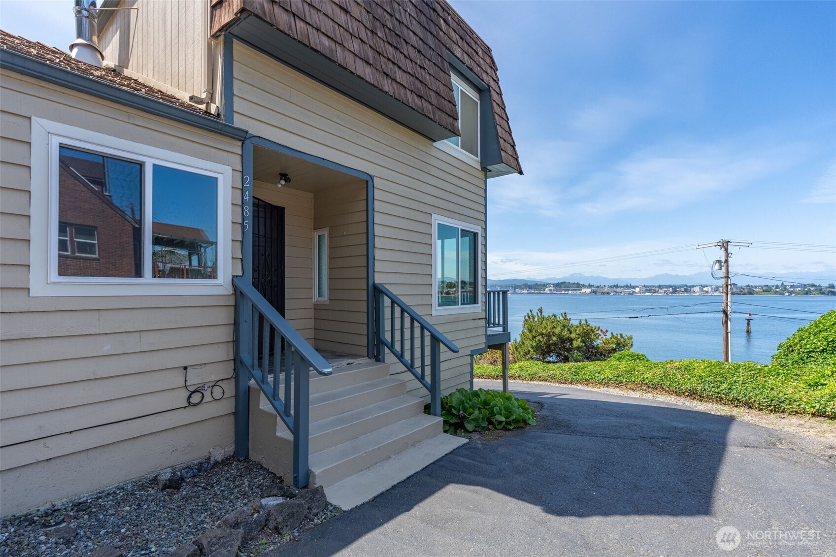 2485 Beach Drive Property Photo 1