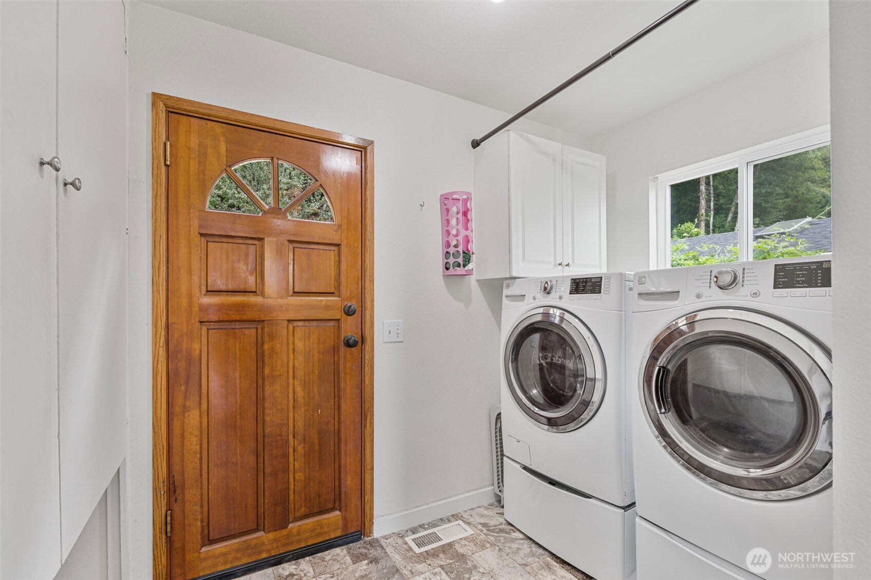 2485 Beach Drive Property Photo 13