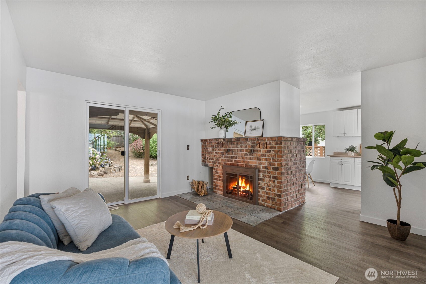 2485 Beach Drive Property Photo 15