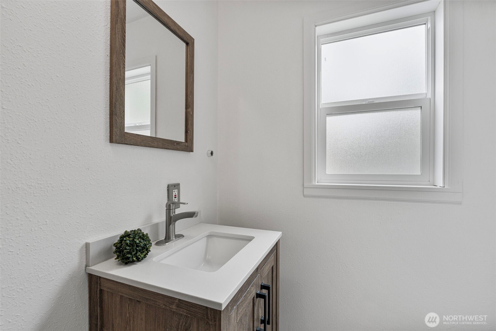 2485 Beach Drive Property Photo 18