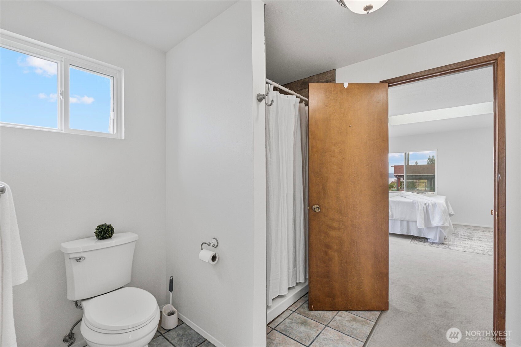 2485 Beach Drive Property Photo 27