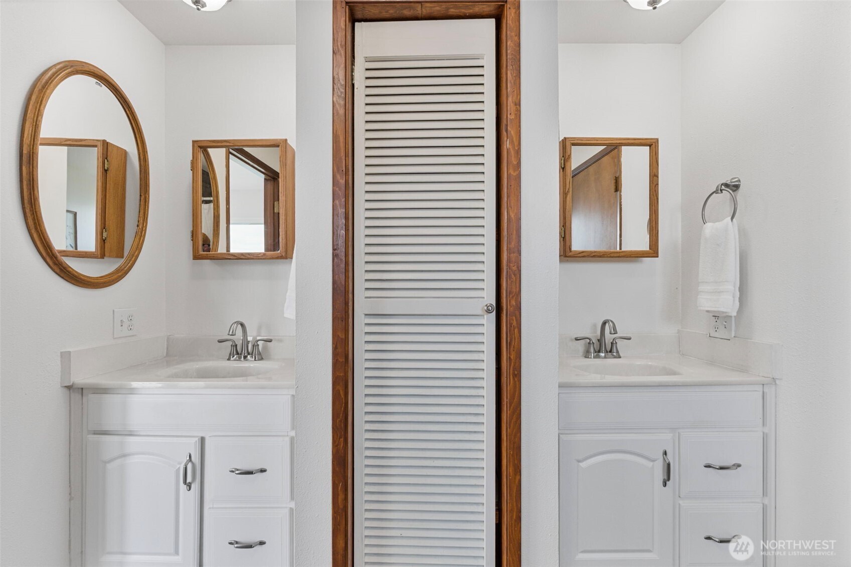2485 Beach Drive Property Photo 28