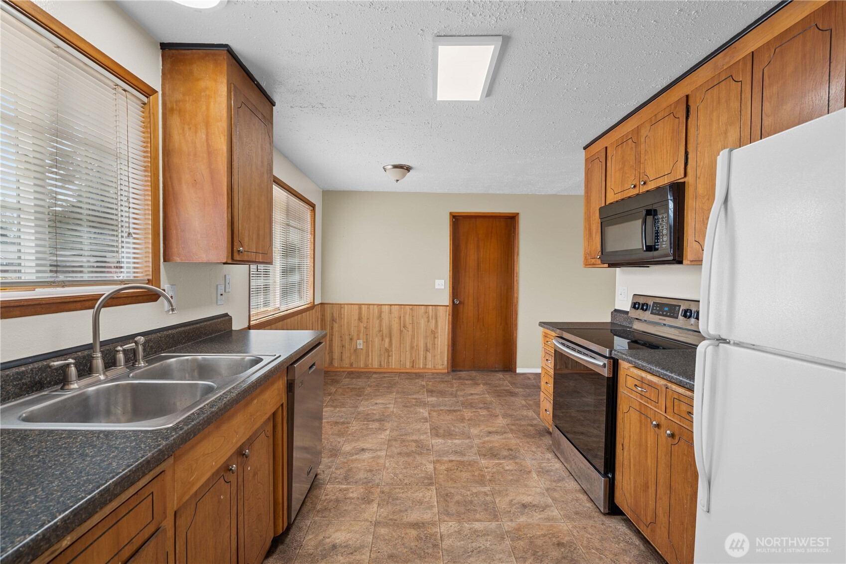 1211 196th Street Property Photo 9