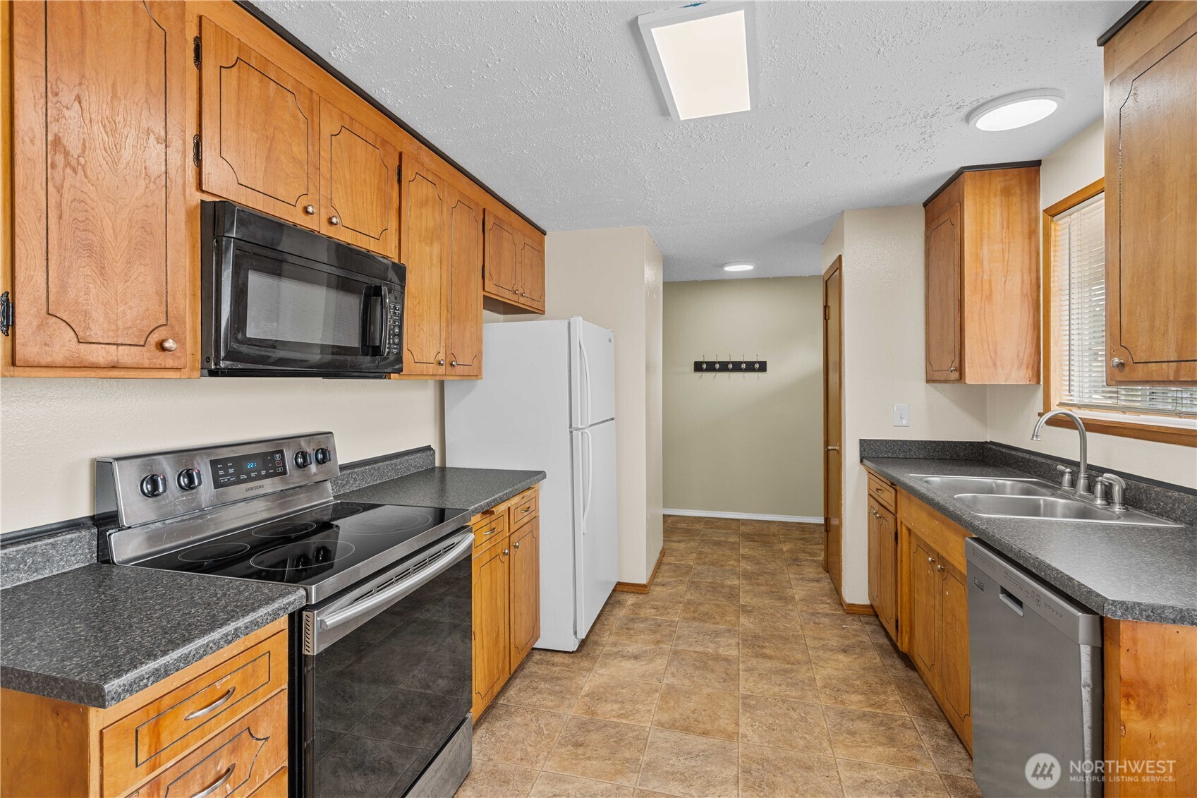 1211 196th Street Property Photo 11